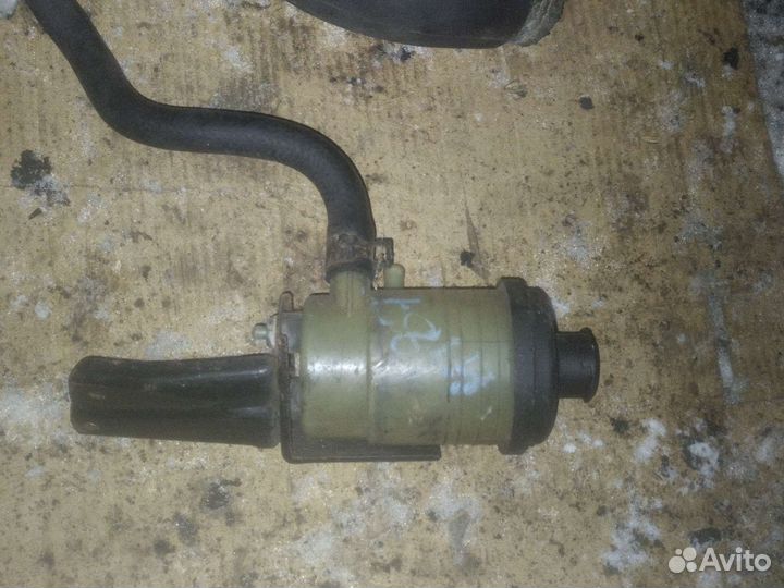 Бачок гура хендай санта Фе 2