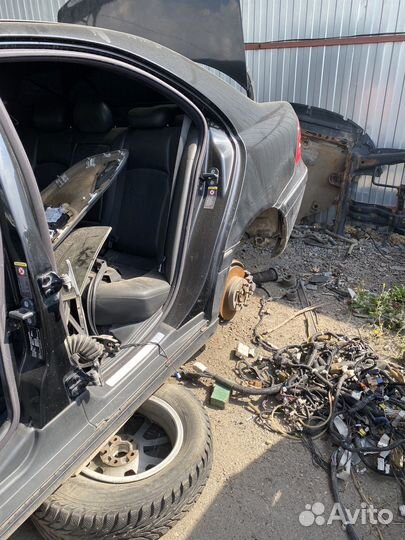 В разборе Mercedes C класс 203 2005год 2.6 бензин