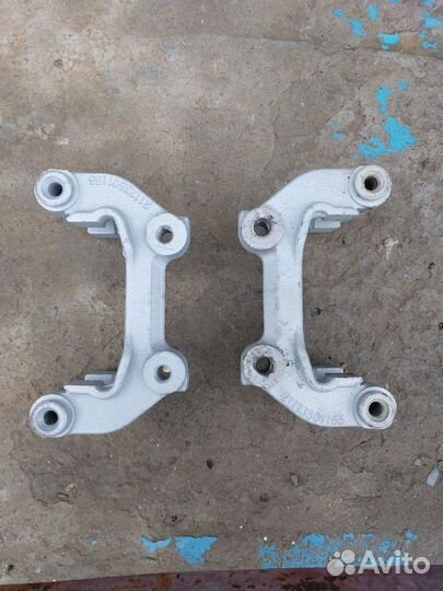 Скобы на суппорт 2112 r14