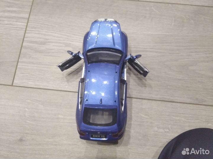 Игрушка машинка железная