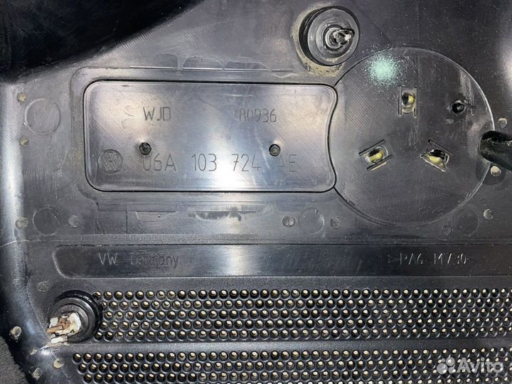 Декоративная крышка на двигатель vag