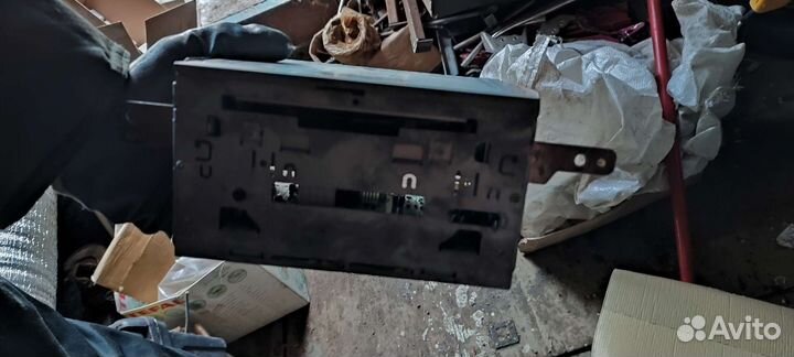 Штатная магнитола на Mitsubishi pajero 4