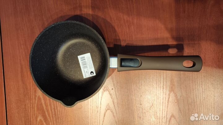 Кастрюля ковш 1,5л. со съёмной ручкой. Новая