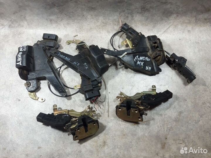 Замок двери передний задний левый Geely Джили мк