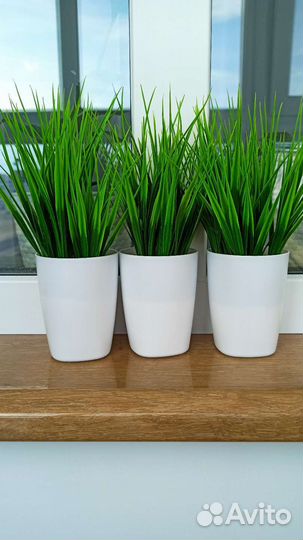 Искусственные растения в горшках