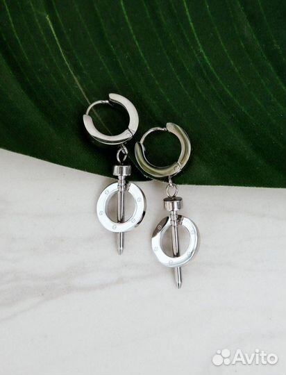 Серьги гвозди новые