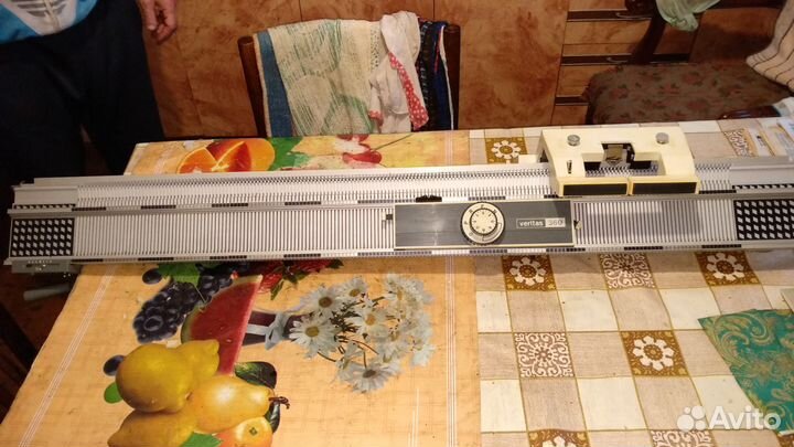 Вязальная машина и швейная машинка