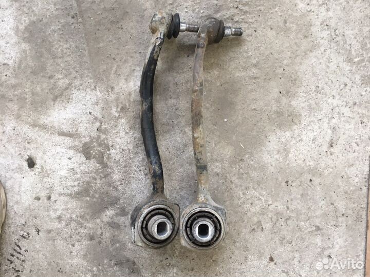 Рычак подвески нижний Mercedes W203 (3106)