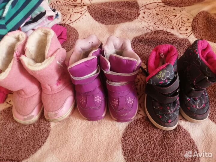 Одежда для девочки 98-104, обувь 23-24