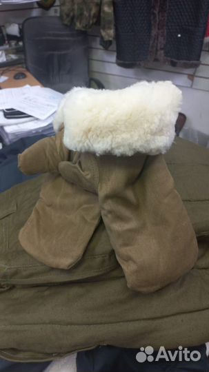 Рукавицы меховые двупалые с белым мехом