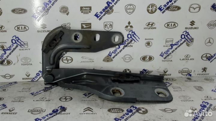 Петля капота лев Porsche Cayenne 2003-2010