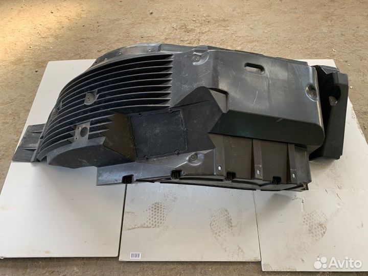 Крыло переднее переднее левое Man Tgx 18.440