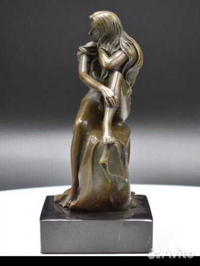 Бронзовая статуэтка