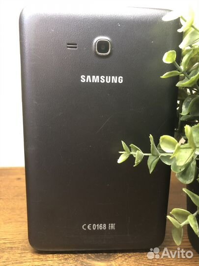 Планшет samsung galaxy tab 3 7.0 Lite SM-T116