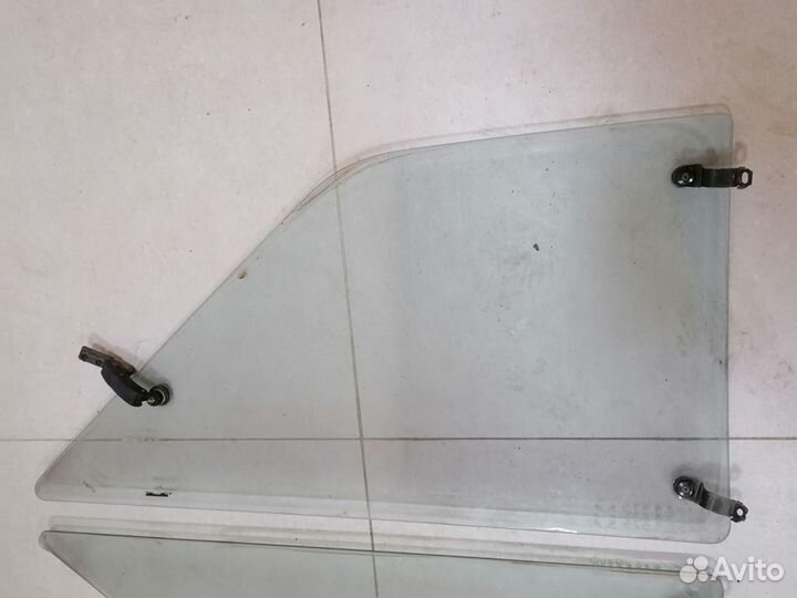 Cтекло кузовное зад.не опускное Mazda 323 1980-89