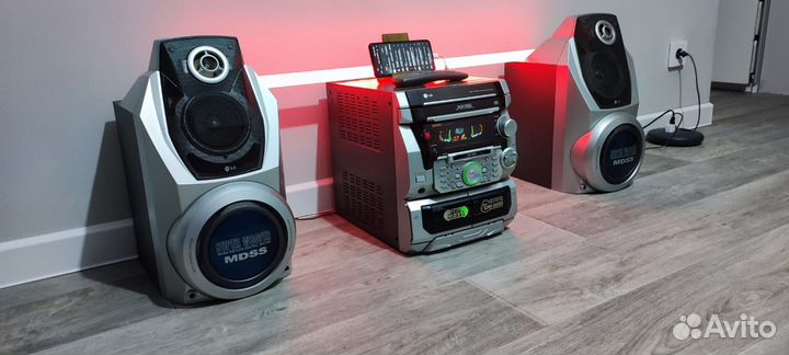 Музыкальный центр LG