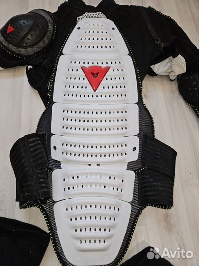 Защитный костюм для сноуборда