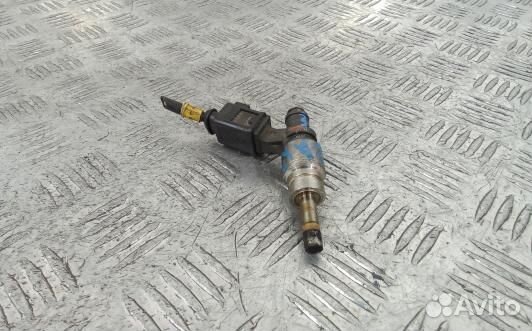 Форсунка бензиновая audi A6 C6 (KEA11B703)