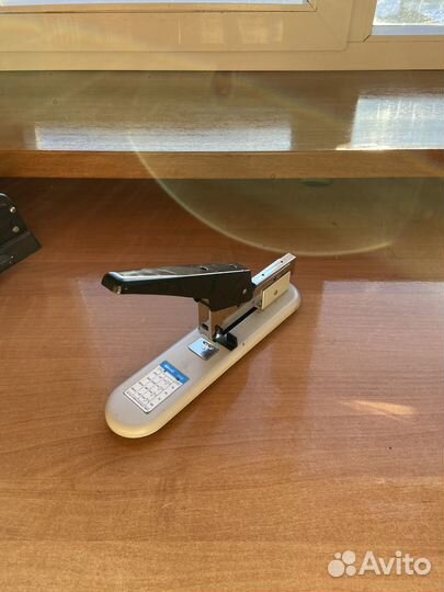 Степлер мощный