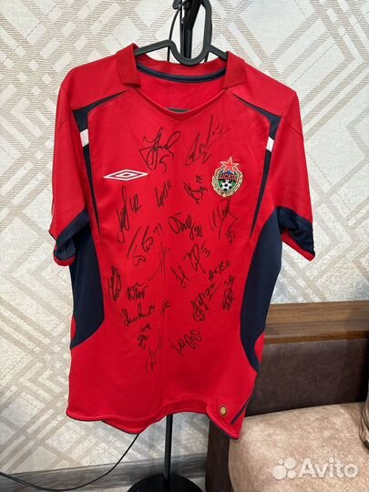 Футболка с автографами футболистов цска
