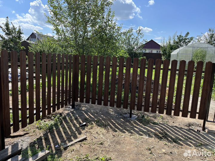 Забор из штакетника