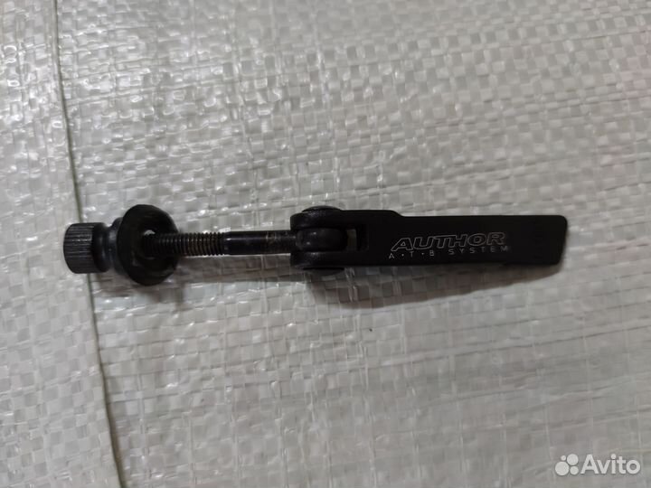 Подседельный штырь, эксцентрик, седло, держатель