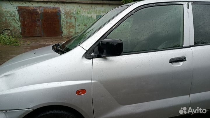 Mitsubishi Dingo 1.3 AT, 2001, битый, 350 000 км