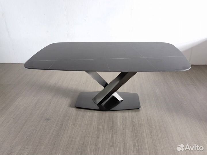 Кухонный стол