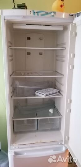 Холодильник Indesit б/у