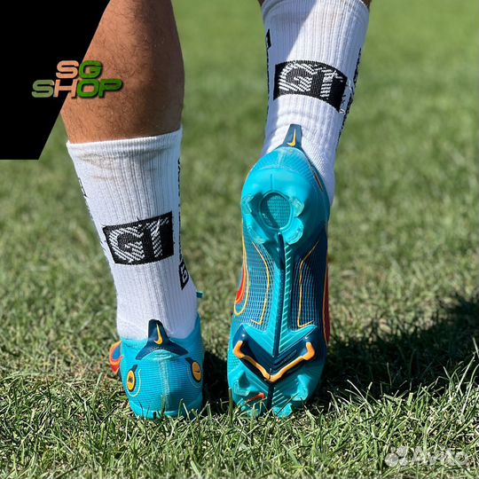 Футбольные бутсы nike mercurial