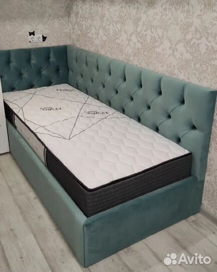 Кровать детская угловая с бортиком