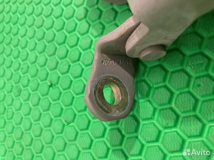 Петля двери верхняя передняя правая Honda Pilot