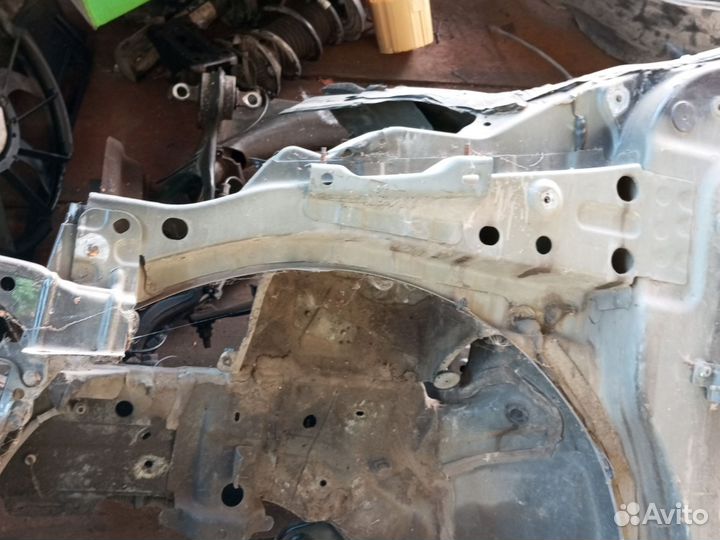 Renault Scenic 3 лонжерон стойка передняя