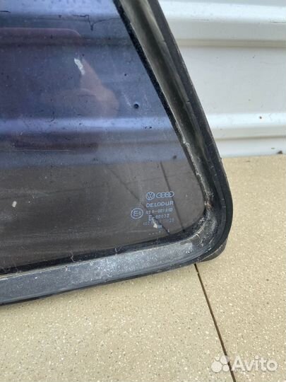 Стекло треугольник заднее левое Volkswagen Golf 2