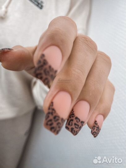 Маникюр педикюр