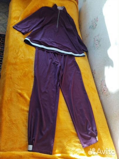 Костюм женский красивый. Подойдёт с 52-56