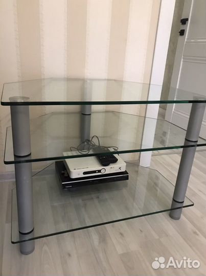 Стеклянная тумба