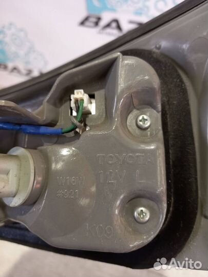 Фонарь задний левый внутренний Lexus IS II