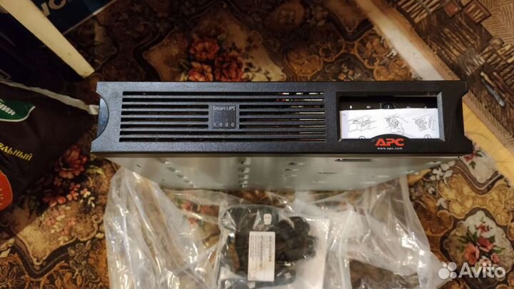 Источник бесперебойного питания APC 1500