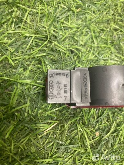 Плафон подсветки салона Audi A5 8T 3.2 2008