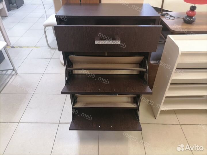 Обувница / закрытая / с ящиками