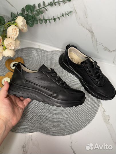 Кроссовки женские кожаные Новые wun der spur