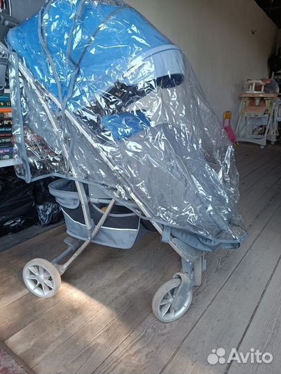 Прогулочная коляска