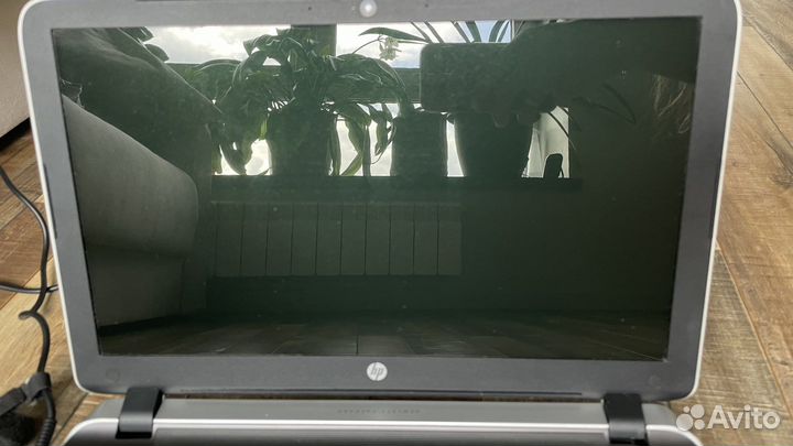 Ноутбук HP Pavilion 15-p270ur