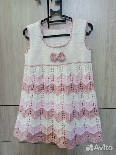 Платье вязаное на девочку 2-3 лет