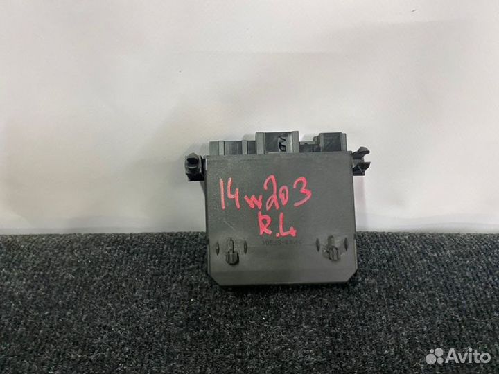 Блок управления двери задний левый Mercedes 203