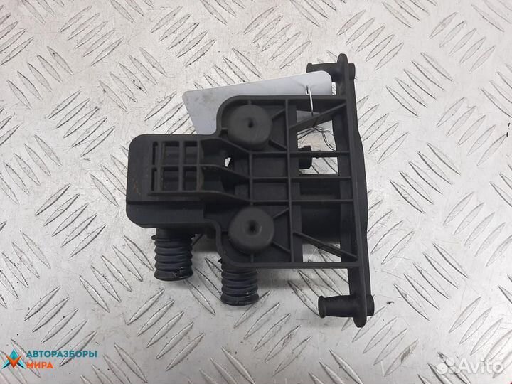 Кран отопителя (печки) BMW 5 E60/E61 рест. 2010