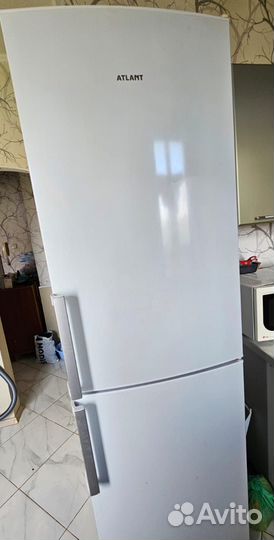 Холодильник Атлант белый