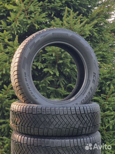 Pirelli Ice Zero FR 225/60 R18 104T