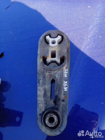 Кронштейн подушка Ниссан Жук